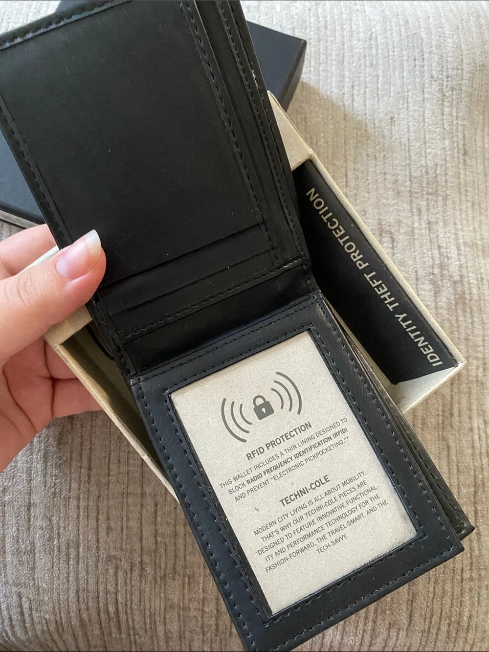 Kenneth Cole Reaction Black RFID Leather Bifold Wallet